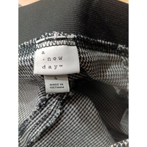 A New Day pant bundle size 4 - Picture 7 of 7